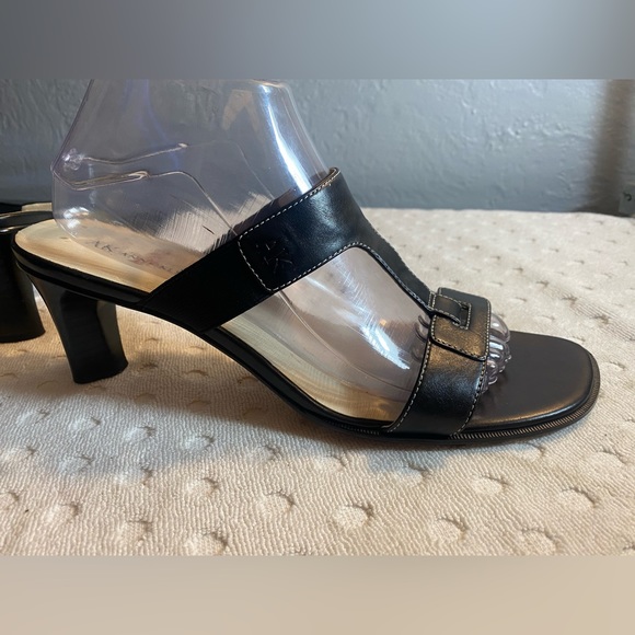 ANNE KLIEN Black T-Strap Mule - Picture 1 of 16